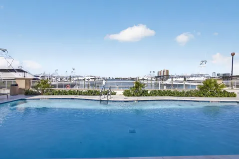 $1,250,000 | 182 Lake Drive, Unit 5301, Palm Beach Shores, FL 33404