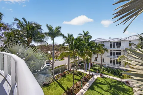 $1,250,000 | 182 Lake Drive, Unit 5301, Palm Beach Shores, FL 33404