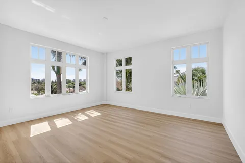 $1,250,000 | 182 Lake Drive, Unit 5301, Palm Beach Shores, FL 33404