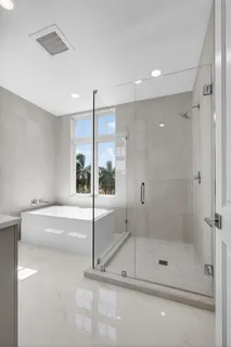 $1,250,000 | 182 Lake Drive, Unit 5301, Palm Beach Shores, FL 33404