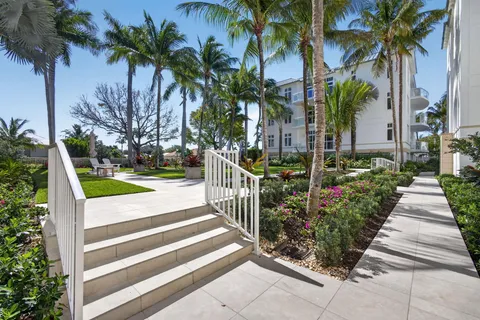 $1,250,000 | 182 Lake Drive, Unit 5301, Palm Beach Shores, FL 33404