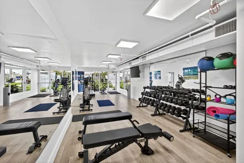 $1,250,000 | 182 Lake Drive, Unit 5301, Palm Beach Shores, FL 33404