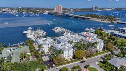 $1,250,000 | 182 Lake Drive, Unit 5301, Palm Beach Shores, FL 33404