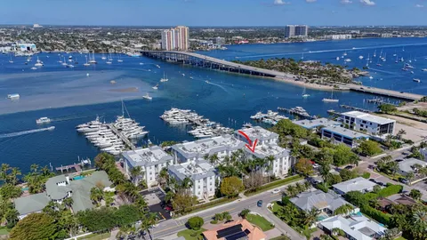 $1,250,000 | 182 Lake Drive, Unit 5301, Palm Beach Shores, FL 33404