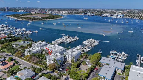 $1,250,000 | 182 Lake Drive, Unit 5301, Palm Beach Shores, FL 33404