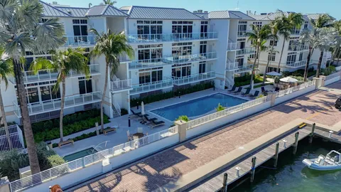 $1,250,000 | 182 Lake Drive, Unit 5301, Palm Beach Shores, FL 33404