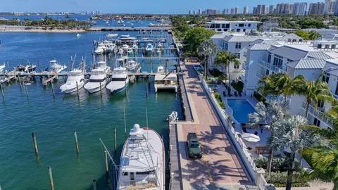 $1,250,000 | 182 Lake Drive, Unit 5301, Palm Beach Shores, FL 33404