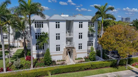 $1,250,000 | 182 Lake Drive, Unit 5301, Palm Beach Shores, FL 33404