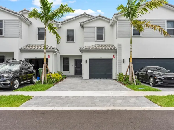 $3,100 | 106 Southwest 184th Avenue, Unit 106, Pembroke Pines, FL 33029