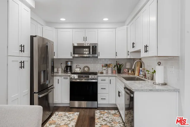 $589,000 | 25795 Vista Fairways Drive, Valencia, CA 91355