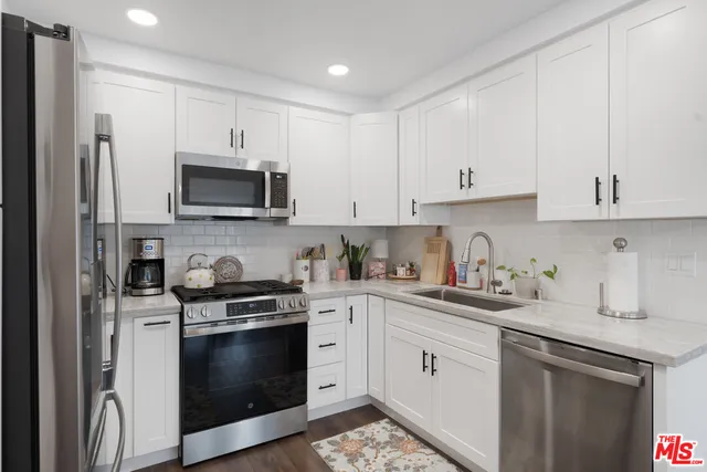 $589,000 | 25795 Vista Fairways Drive, Valencia, CA 91355