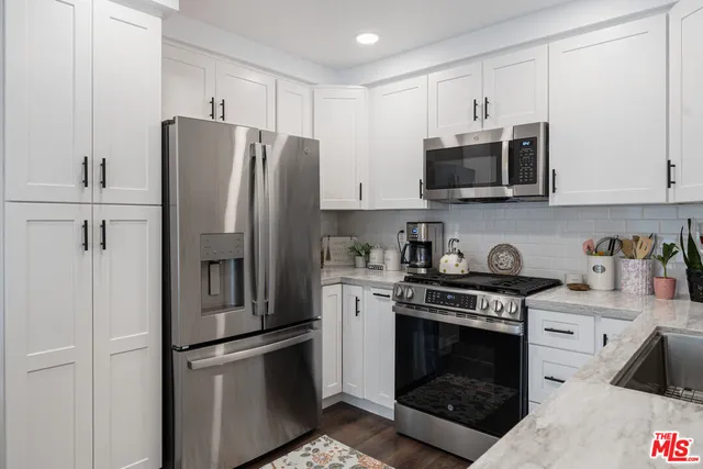 $589,000 | 25795 Vista Fairways Drive, Valencia, CA 91355