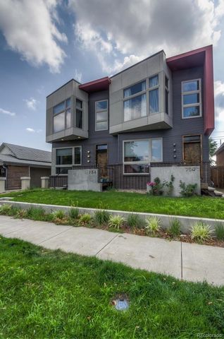 a house view with garden space and outdoor space