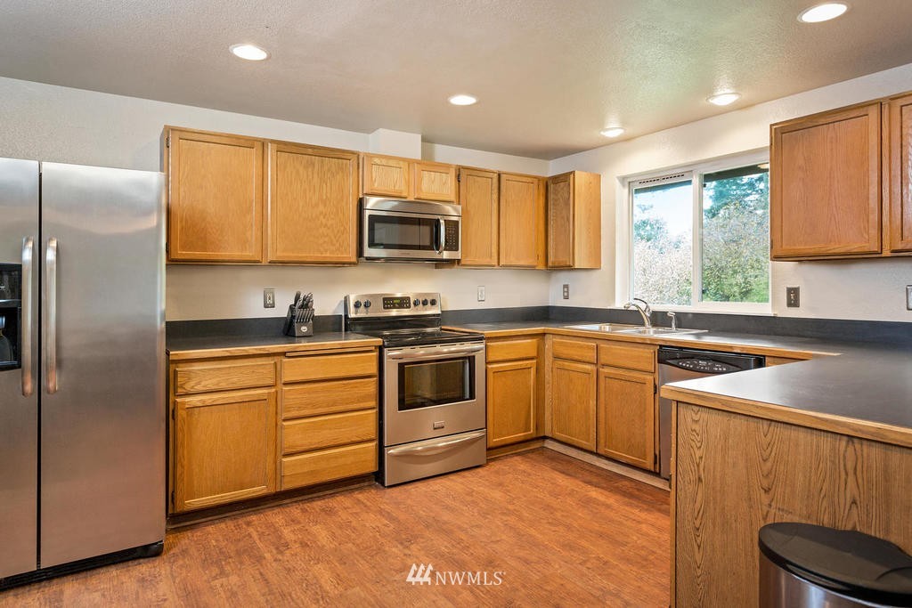 14664 Forest Glen Road Southwest Port Orchard, WA 98367 - Photo 3 of 8 Gallery Image 3
