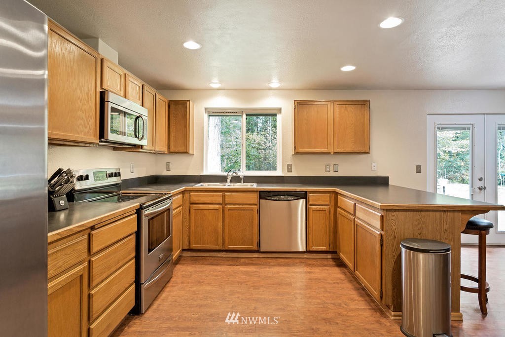 14664 Forest Glen Road Southwest Port Orchard, WA 98367 - Photo 4 of 8 Gallery Image 4