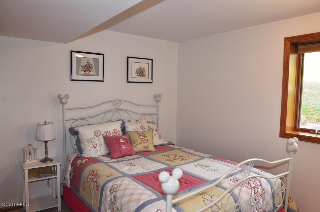 1011 Goldfinch Lane Northeast Rochester, MN 55906 - Photo 17 of 25 Gallery Image 17