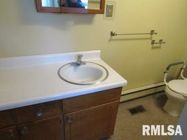 $55,000 | 430 West Church Street, Harrisburg, IL 62946