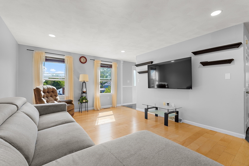 9 Rhodes Street Billerica, MA 01821 - Photo 6 of 33