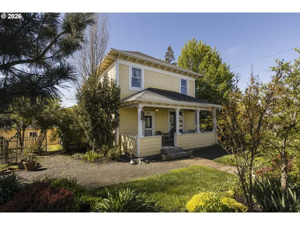 $675,000 | 410 West Grant Street, Carlton, OR 97111