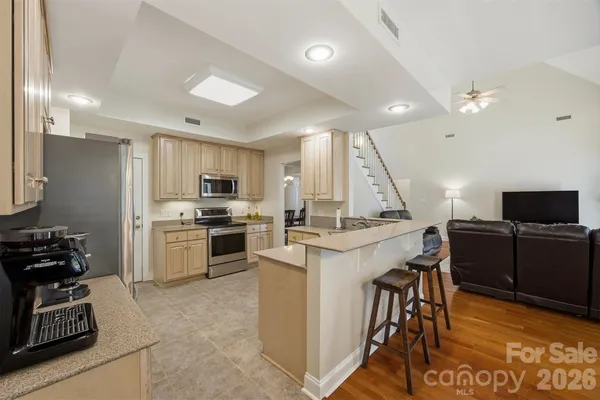 $455,999 | 1740 30th Ave Drive Northeast, Hickory, NC 28601