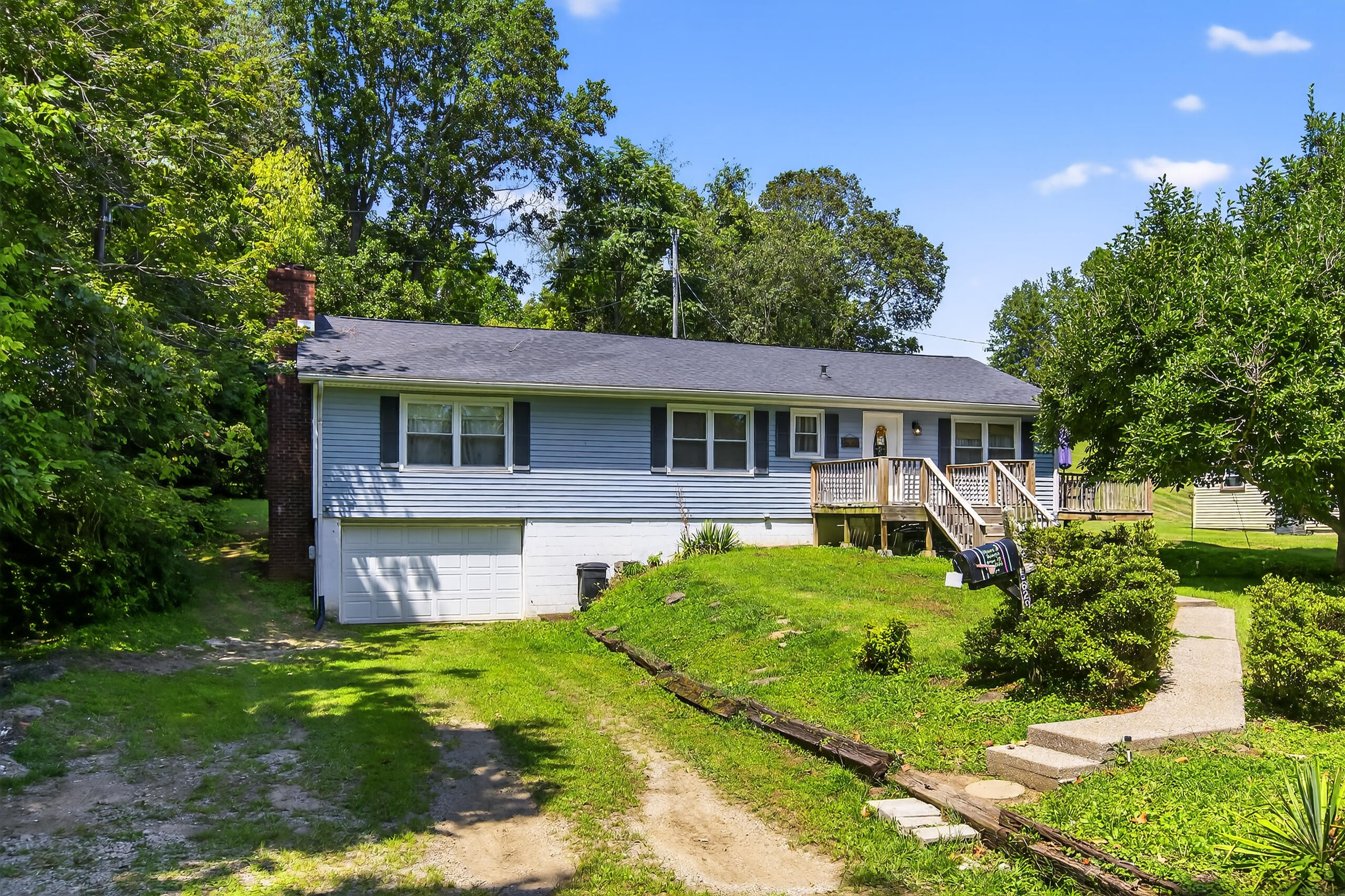 5620 Ironworks Road Winchester, KY 40391 - Photo 2 of 42 5620 Ironworks