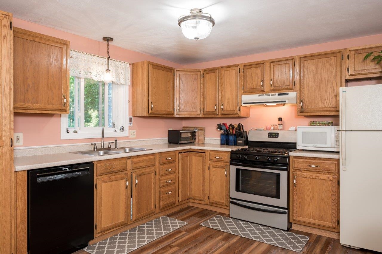 70 Ledgeview Drive Rochester, NH 03839 - Photo 17 of 38