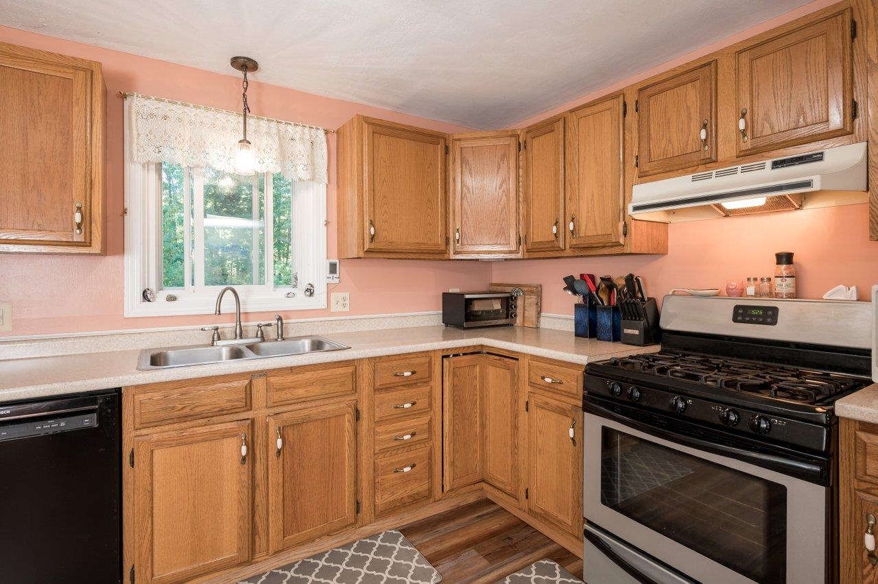 70 Ledgeview Drive Rochester, NH 03839 - Photo 19 of 38