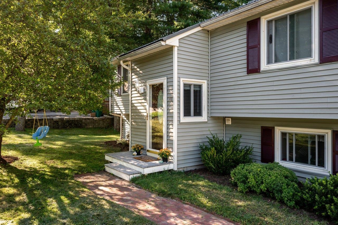 70 Ledgeview Drive Rochester, NH 03839 - Photo 3 of 38