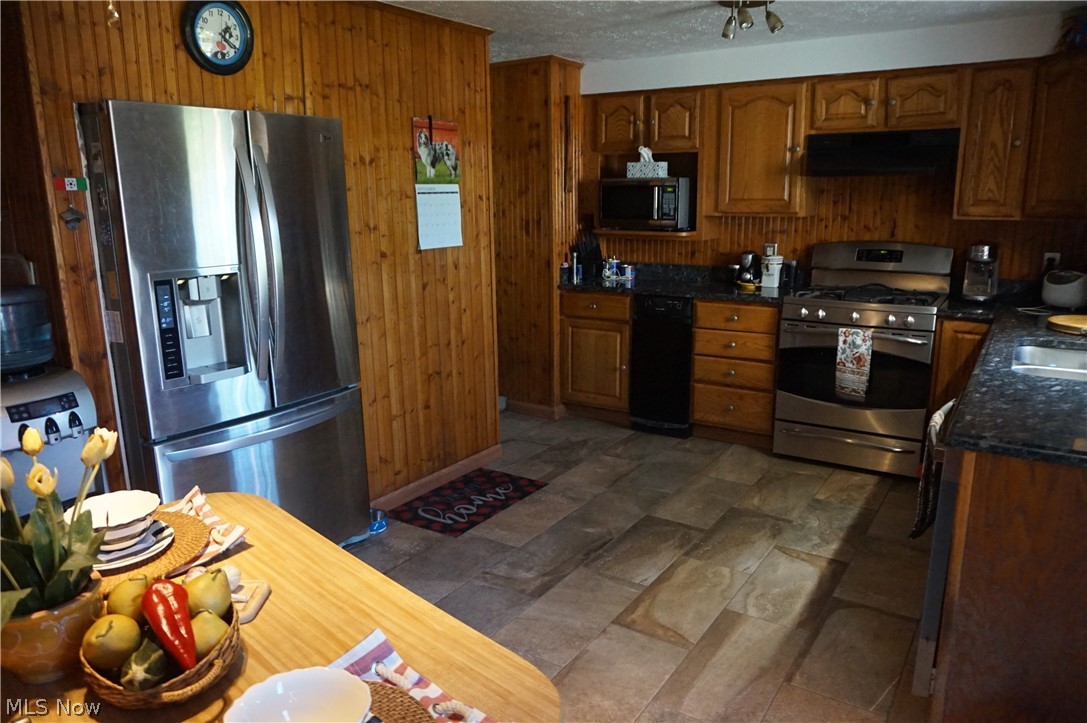 6019 New London Road Ashtabula, OH 44004 - Photo 4 of 47