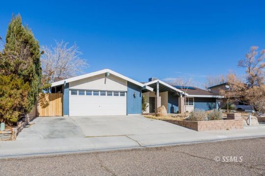 726 West Felspar Avenue Ridgecrest, CA 93555 - Photo 2 of 29