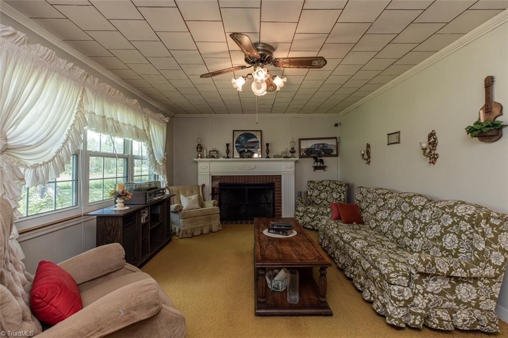 699 Hill Road Lexington, NC 27292 - Photo 4 of 23 Gallery Image 4