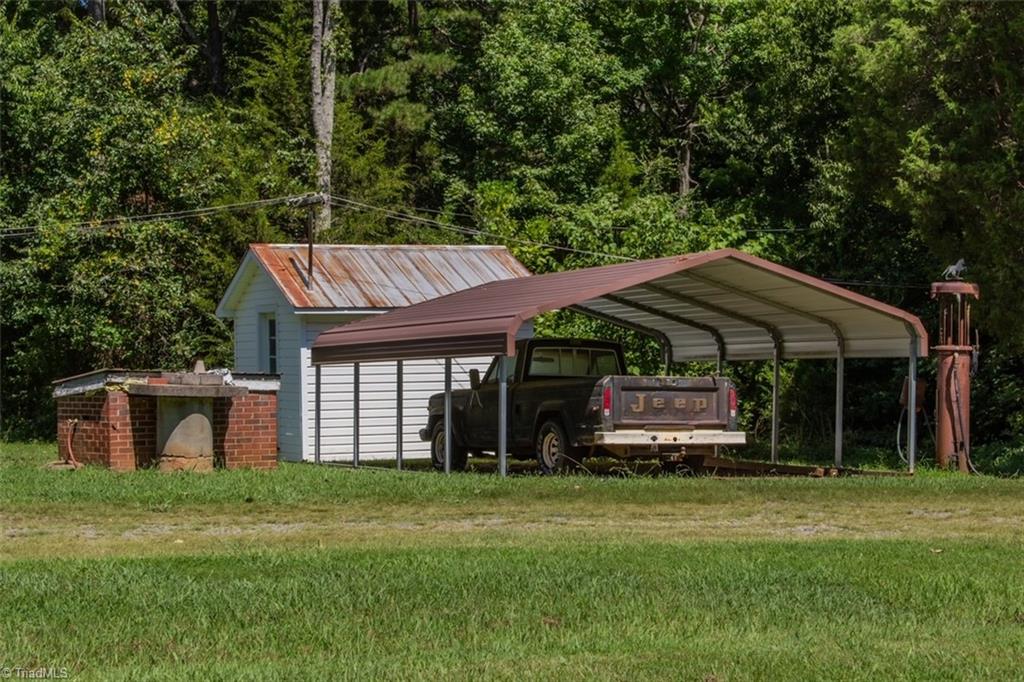 699 Hill Road Lexington, NC 27292 - Photo 8 of 23 Gallery Image 8