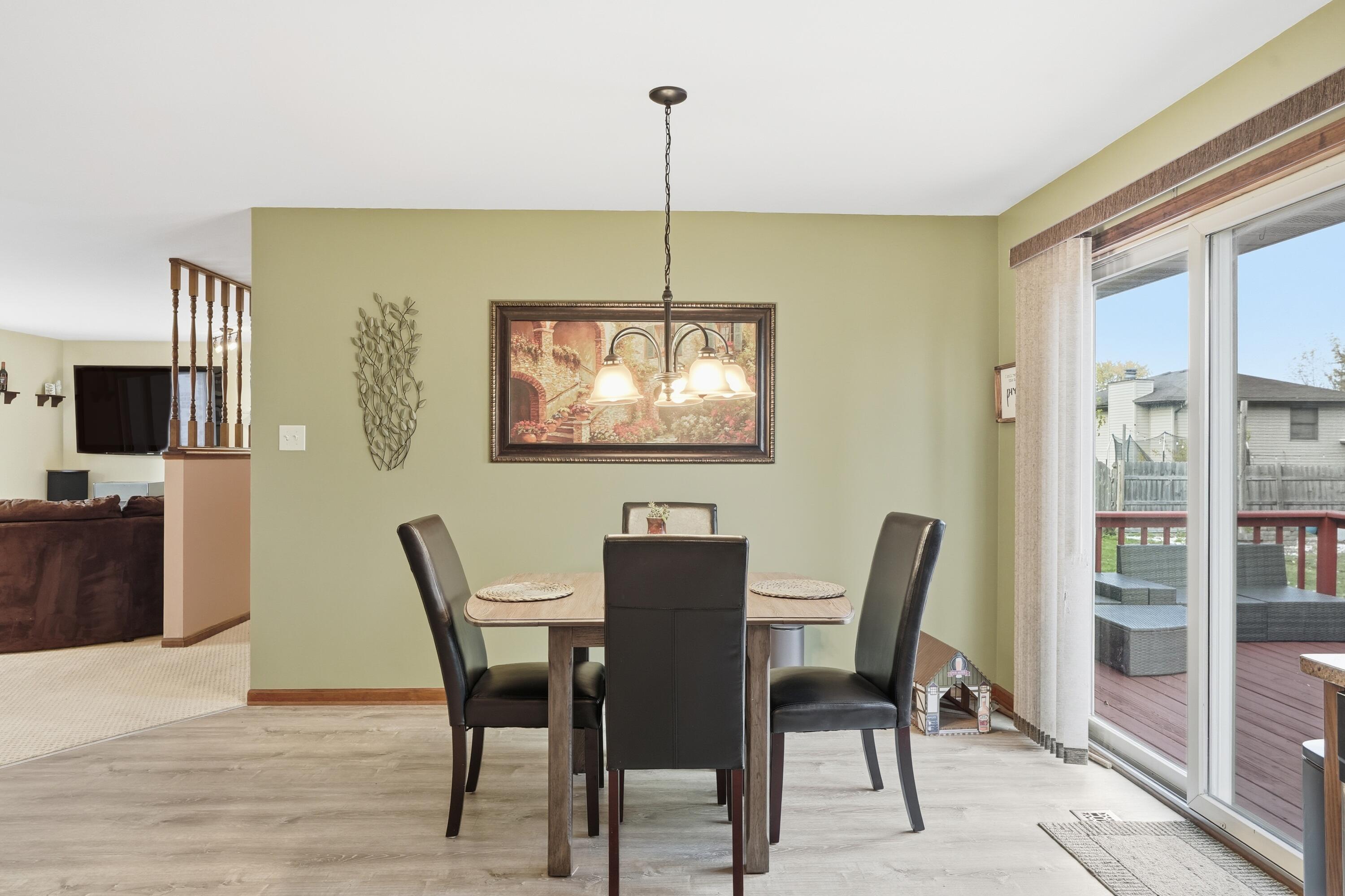 8651 Fulton Place Crown Point, IN 46307 - Photo 11 of 24 3000x1999