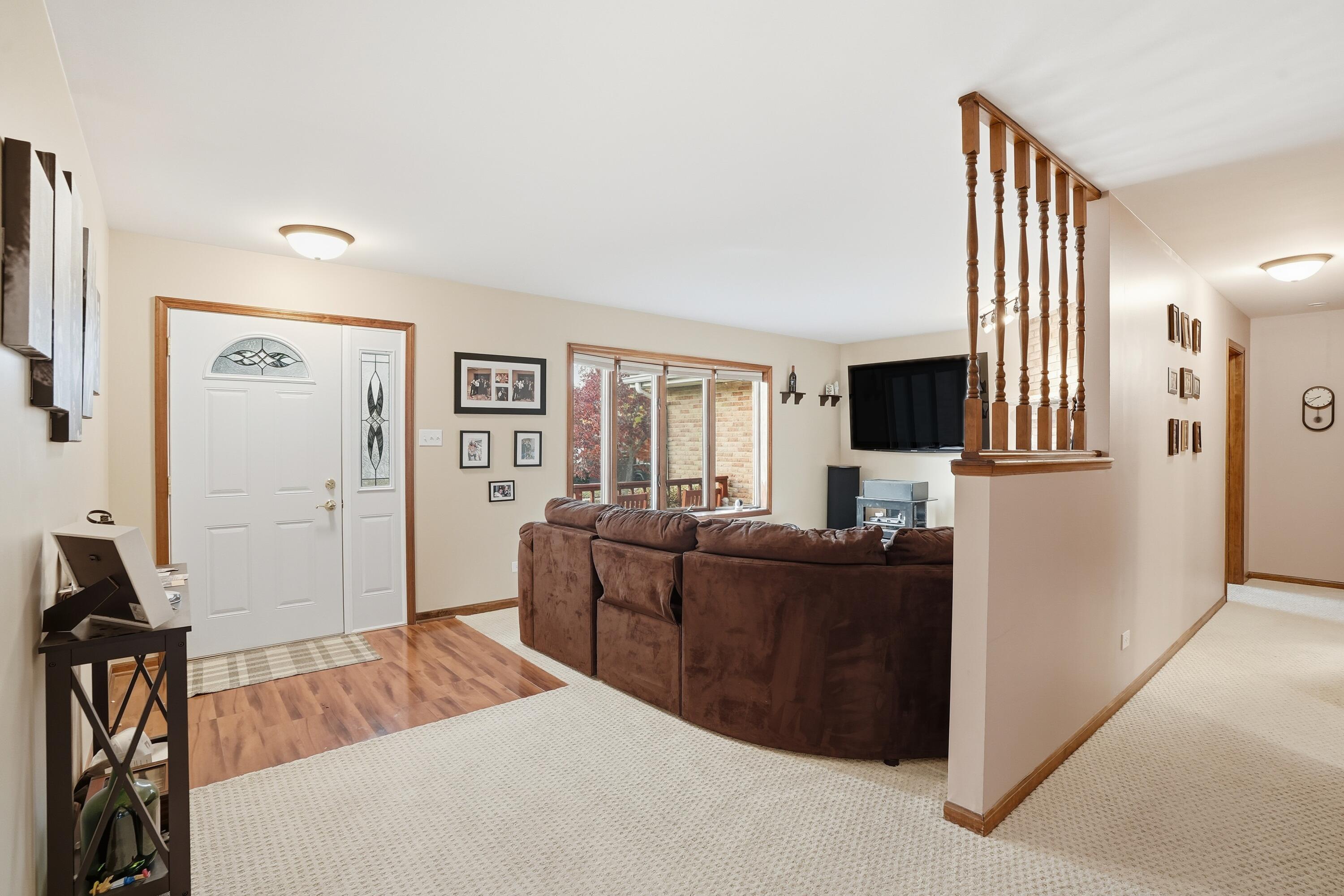 8651 Fulton Place Crown Point, IN 46307 - Photo 4 of 24 3000x2000