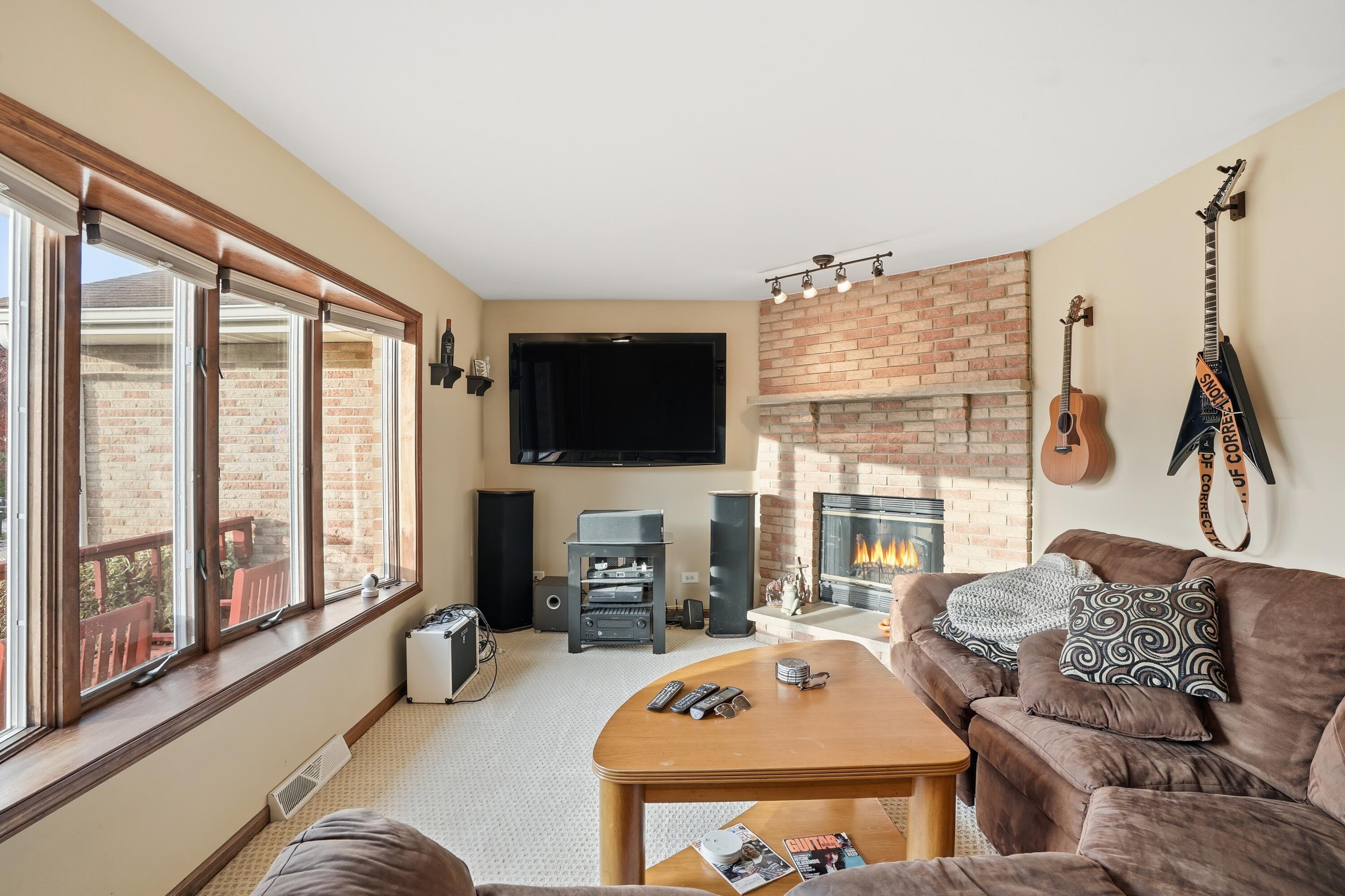 8651 Fulton Place Crown Point, IN 46307 - Photo 6 of 24 3000x1999