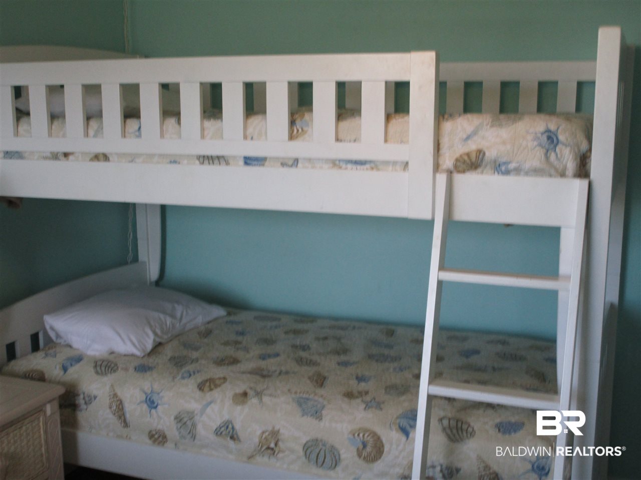 497 Plantation Road, Unit 1138 Gulf Shores, AL 36542 - Photo 11 of 15 Guest Bedroom