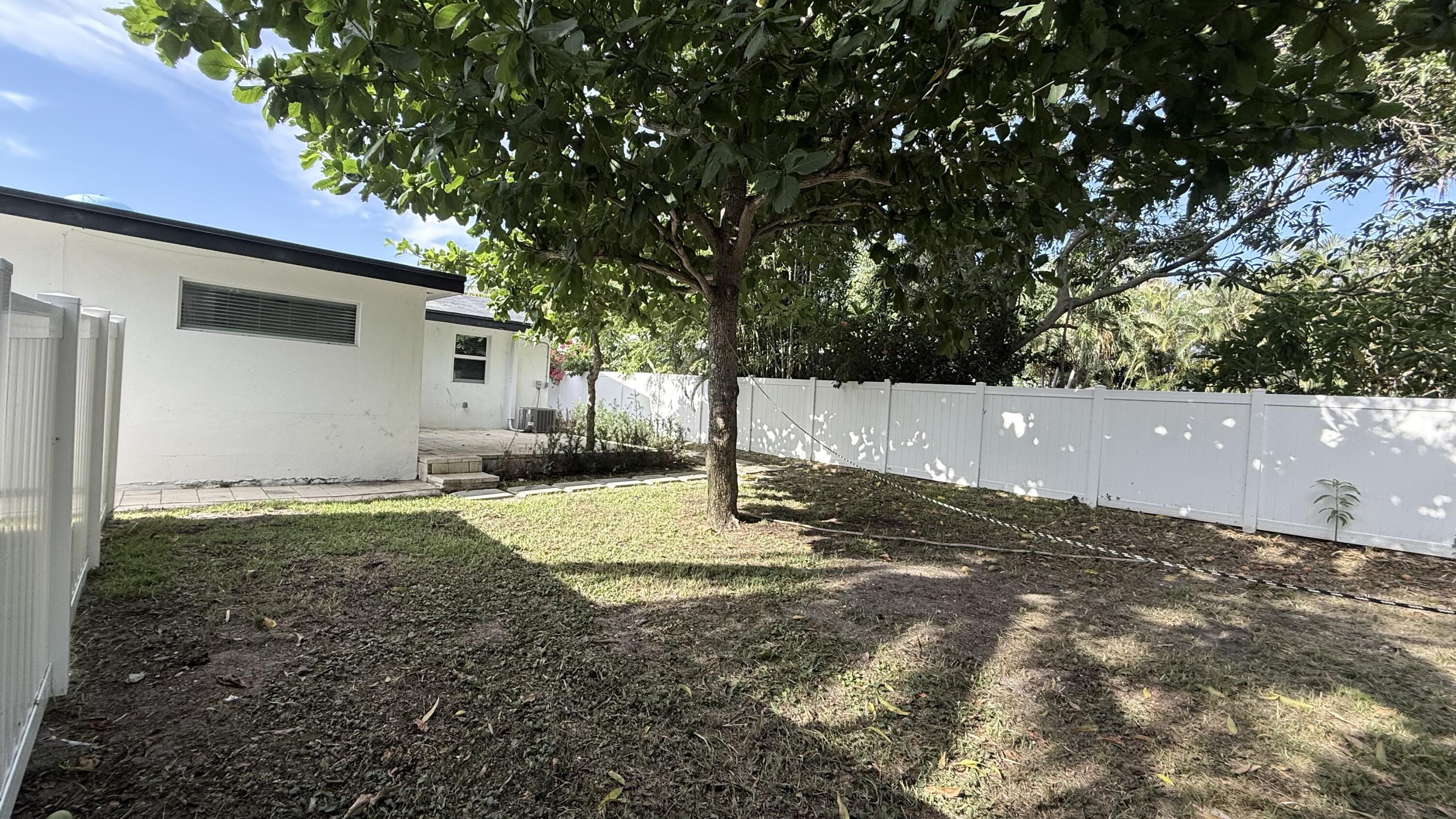 118 Southwest 7th Street Delray Beach, FL 33444 - Photo 25 of 27 IMG_8745