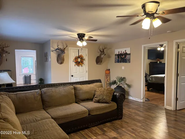 $199,500 | 390 Phillips Hill Road, Conway, NC 27820