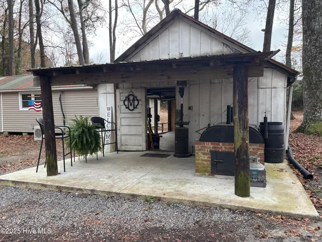 $199,500 | 390 Phillips Hill Road, Conway, NC 27820