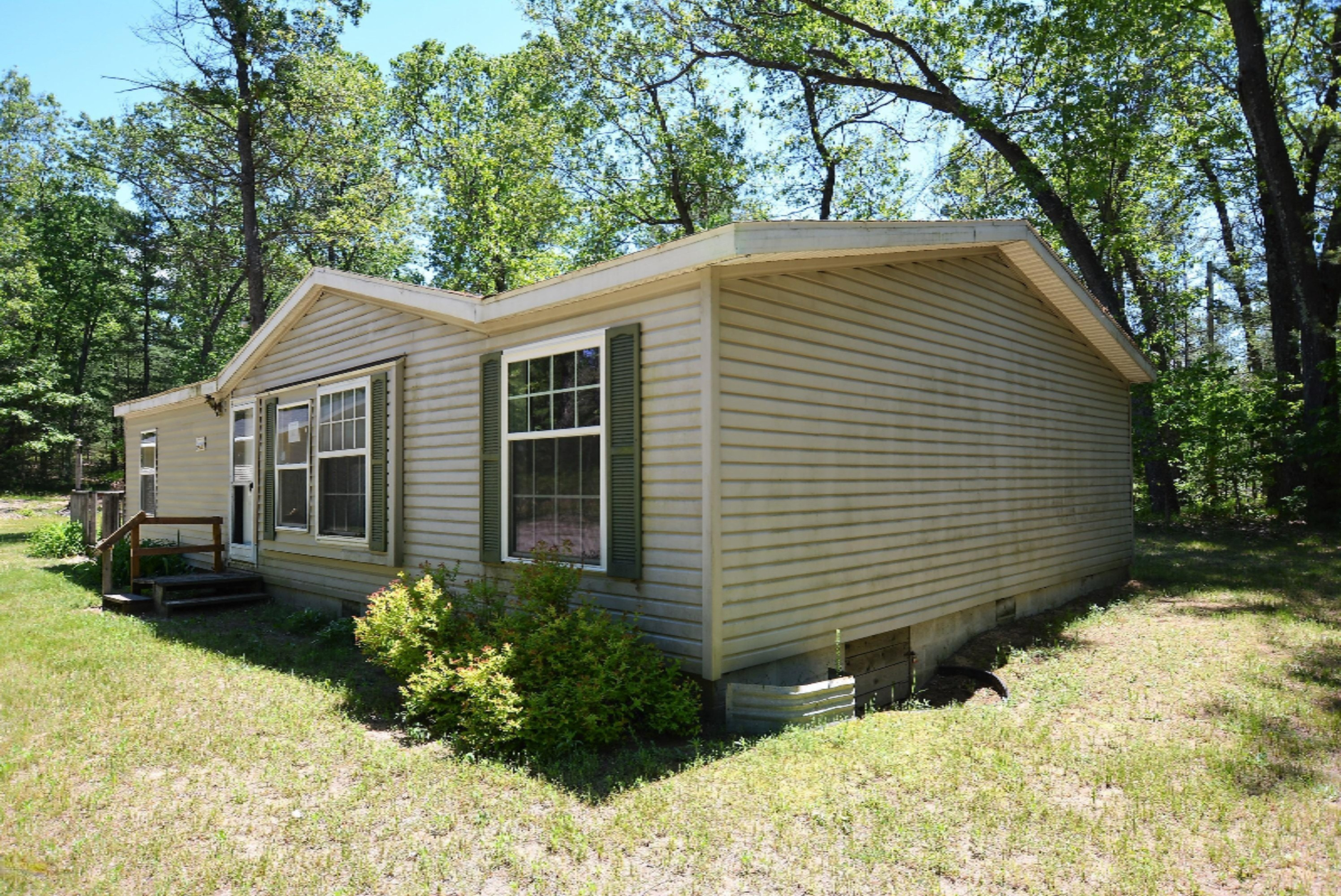 5244 Putnam Road Muskegon, MI 49445 - Photo 4 of 22 DSC_0510