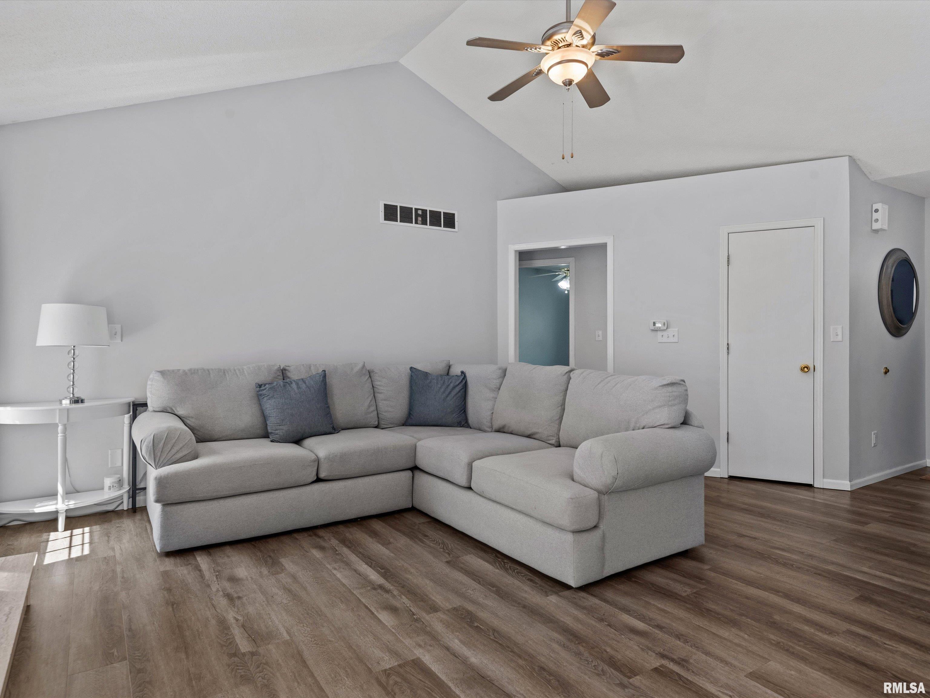 1212 Dani Lane Springfield, IL 62712 - Photo 7 of 34 Gallery Image 7