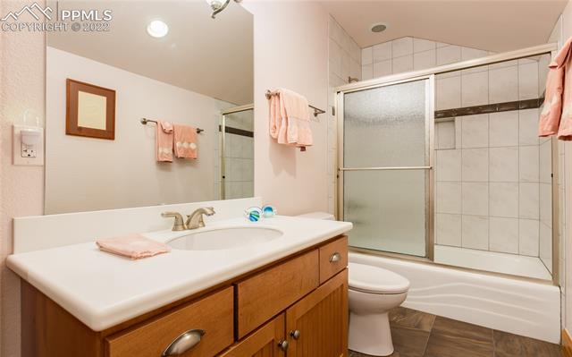 137 Matthew Road Divide, CO 80814 - Photo 24 of 41 Upper level full bath