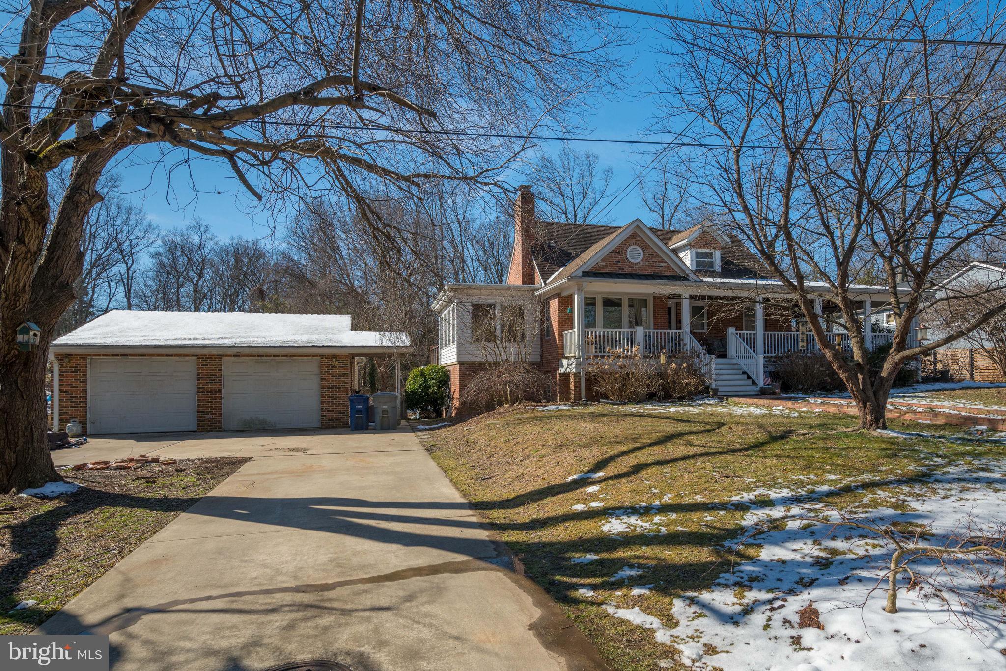 8114 Bainbridge Road Alexandria, VA 22308 - Photo 4 of 38 Gallery Image 4