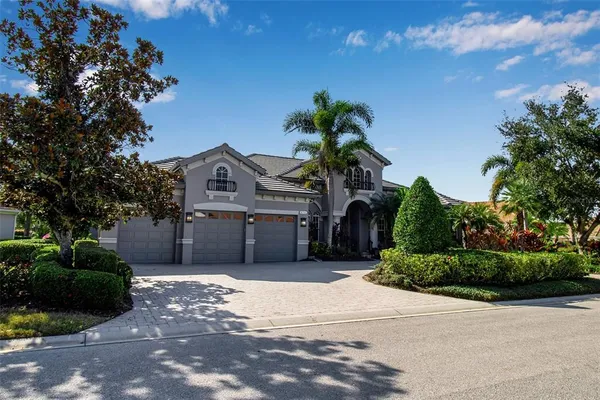 $1,774,000 | 8116 Lone Tree Glen, Lakewood Ranch, FL 34202