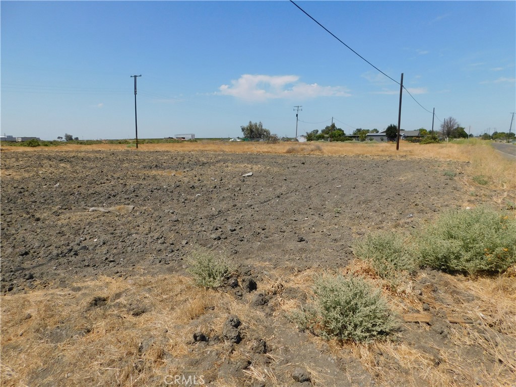 0 West Almond Street Dos Palos, CA 93620 - Photo 4 of 7 a view of a beach with a view of lake
