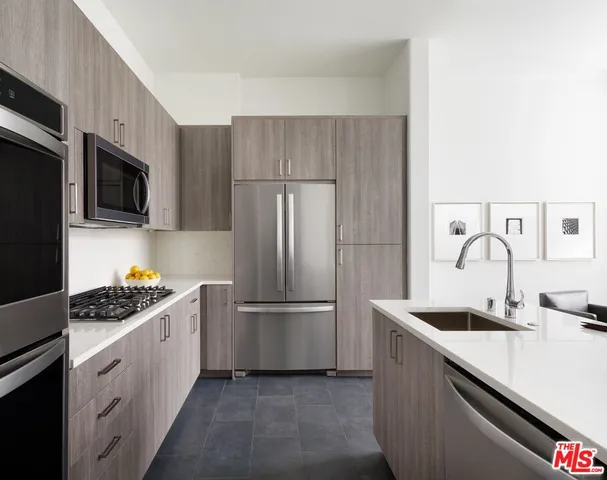 $12,800 | 155 North Crescent Drive, Unit 1BRTH, Beverly Hills, CA 90210