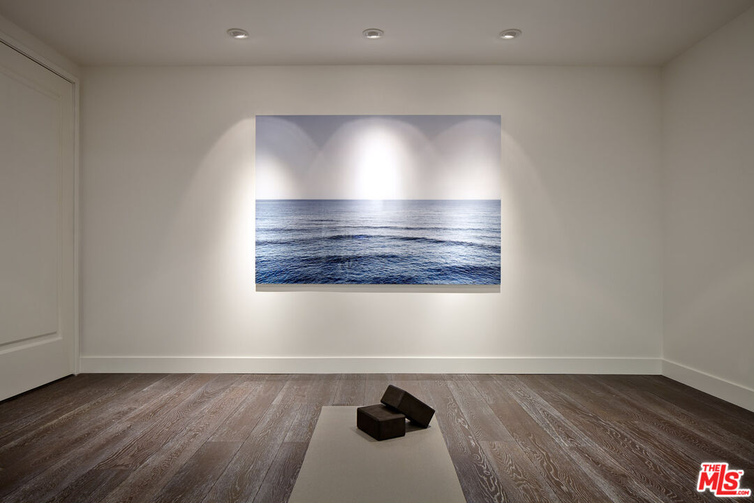 155 North Crescent Drive, Unit 1BRTH Beverly Hills, CA 90210 - Photo 8 of 9