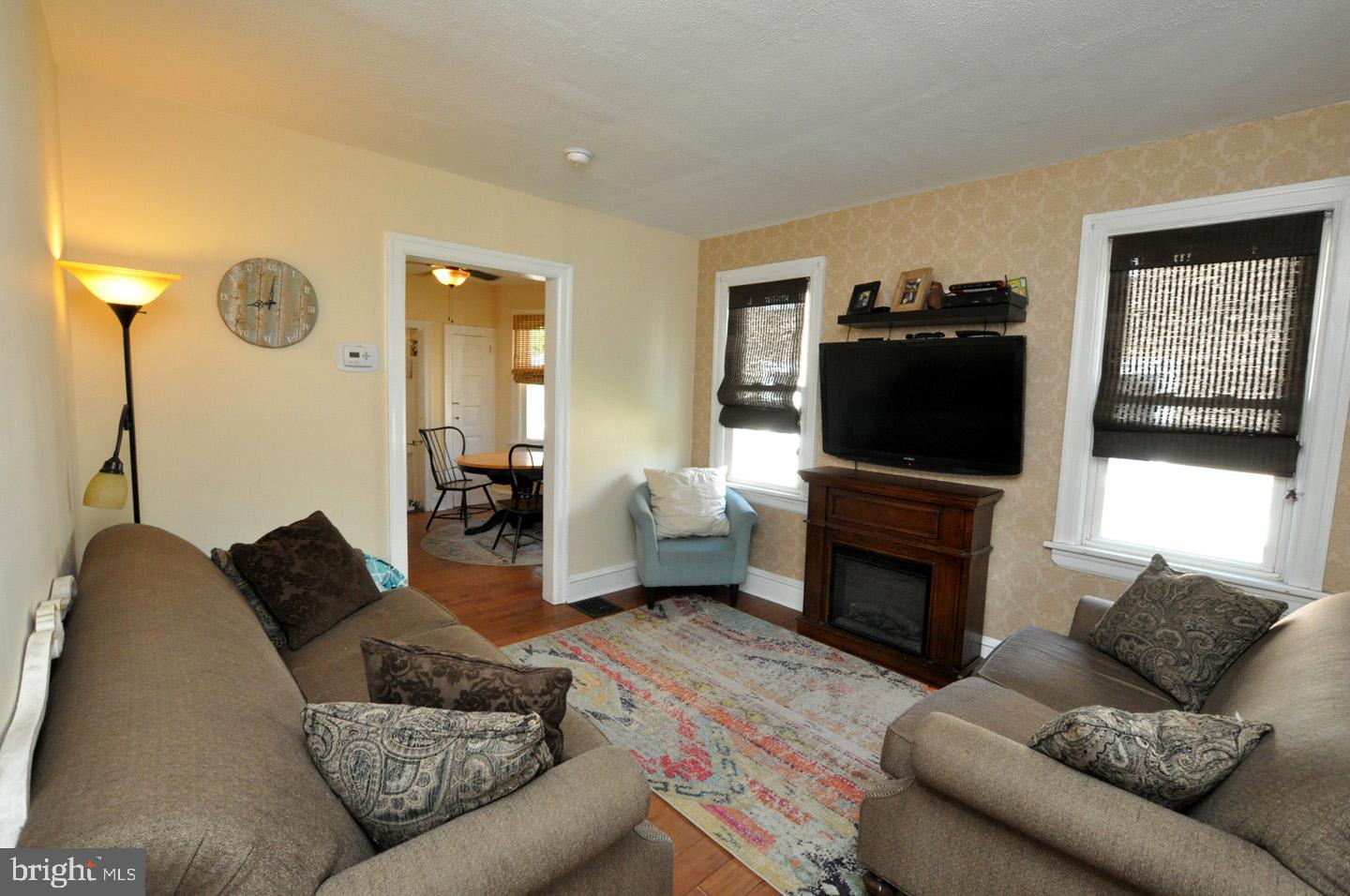 1008 Rural Avenue Voorhees, NJ 08043 - Photo 4 of 28 Living Room