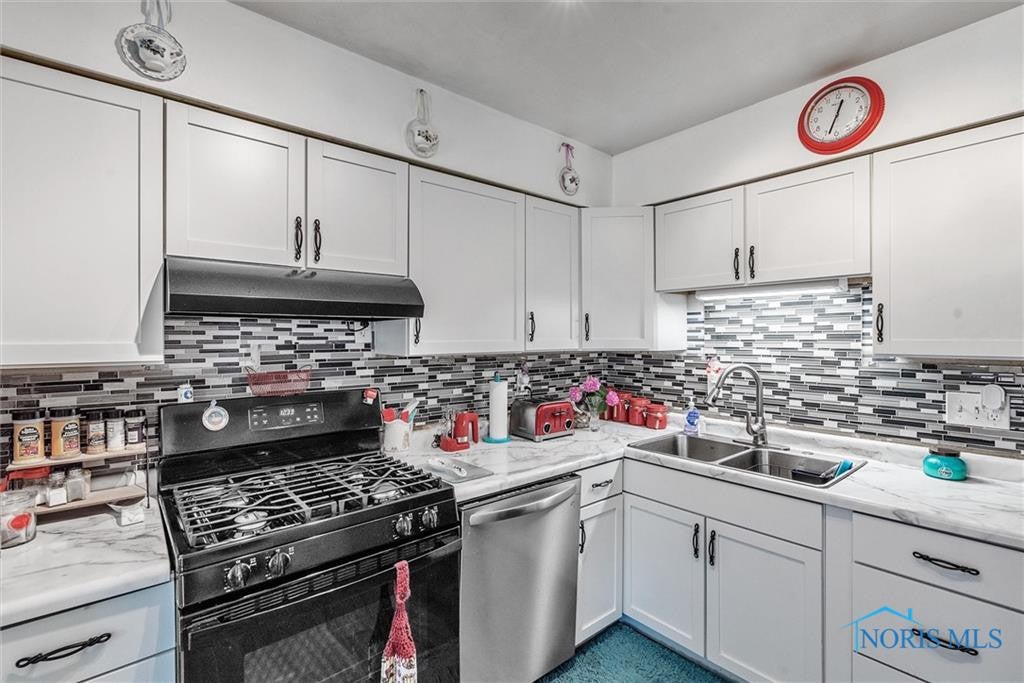 2315 West Alexis Road Toledo, OH 43613 - Photo 15 of 40 Gallery Image 15