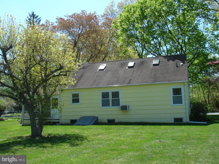 75 Blackwell Road Pennington, NJ 08534 - Photo 3 of 15 Gallery Image 3